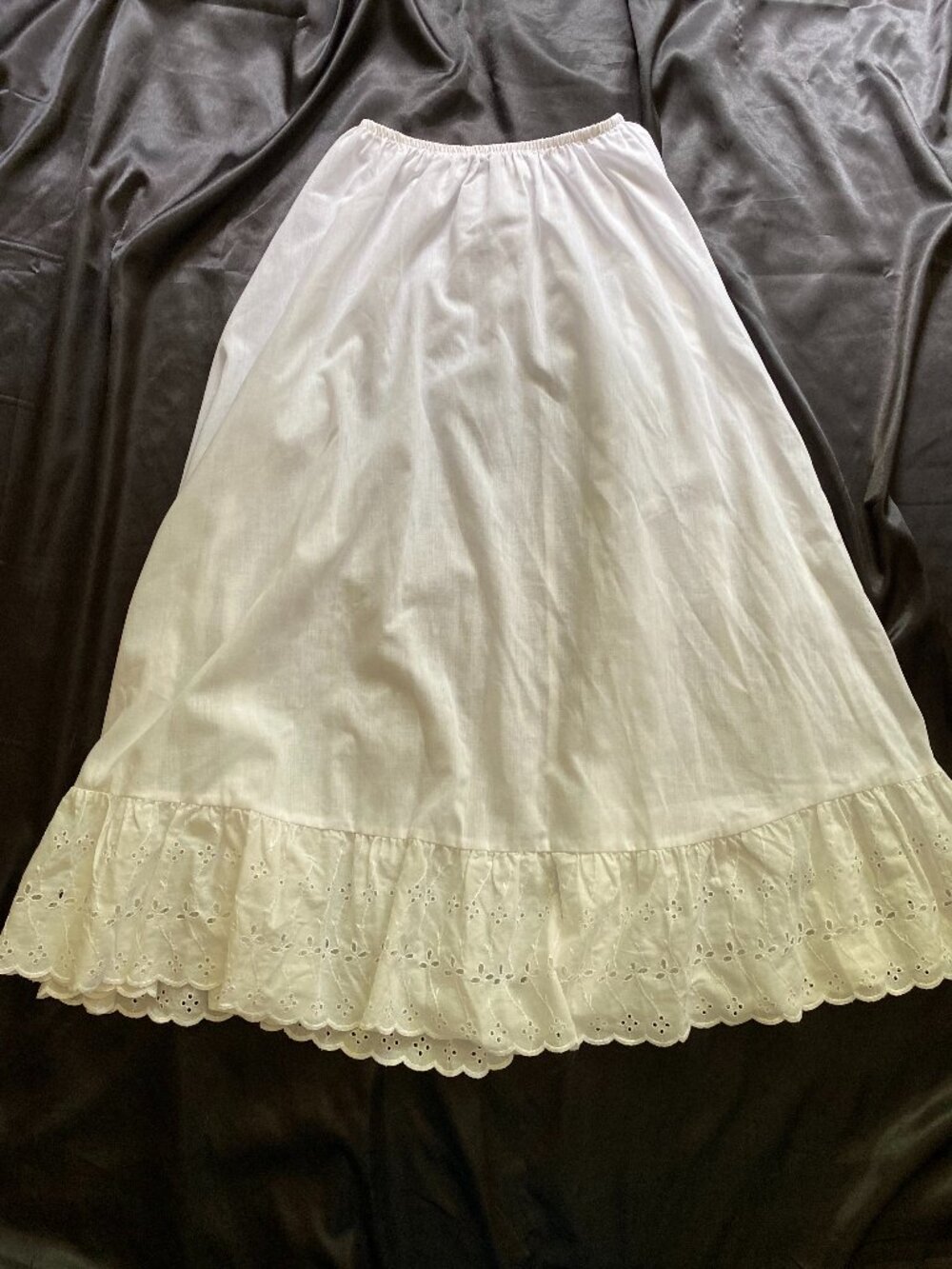 Vintage 1970s You Babes White Cotton Eyelet Tiered Boho Skirt Medium